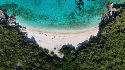 CEFALONIA SEGRETA: 10 SPIAGGE DOVE SENTIRSI UN MODERNO ROBINSON CRUSOE