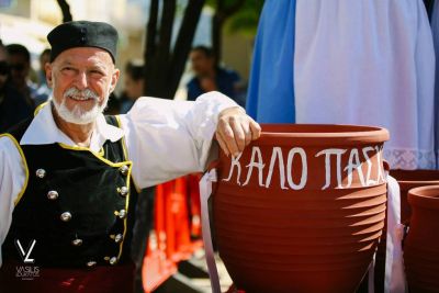 THE LAUNCH OF THE BOTIDES. HOLY SATURDAY IN THE IONIAN ISLANDS