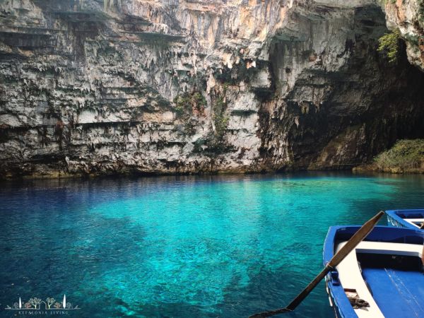 KEFALONIA, A 4 HOURS TOUR IN THE CENTER OF THE ISLAND (MONASTERY OF SAINT GERASIMOS, LAKE OF MELISSANI, CAVES OF DROGARATI, AGIA EFIMIA, MYRTOS BEACH)